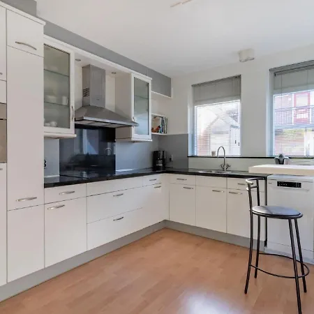 Apartment In With Sea *