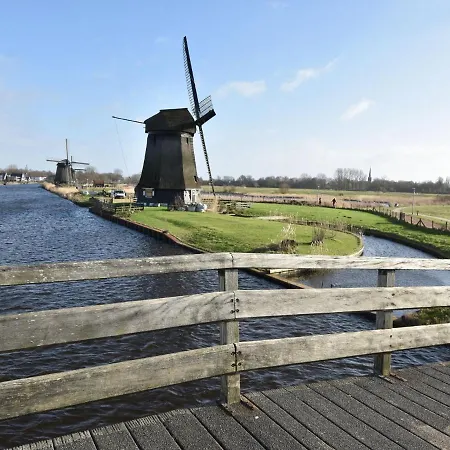 Apartment In With Sea